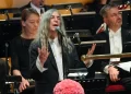 Patti Smith performs Bob Dylan’s «A Hard Rain’s A-Gonna Fall» – Nobel Prize Award Ceremony 2016